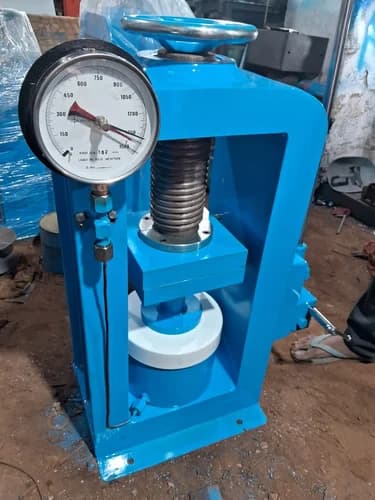 Compression cube Testing Machine